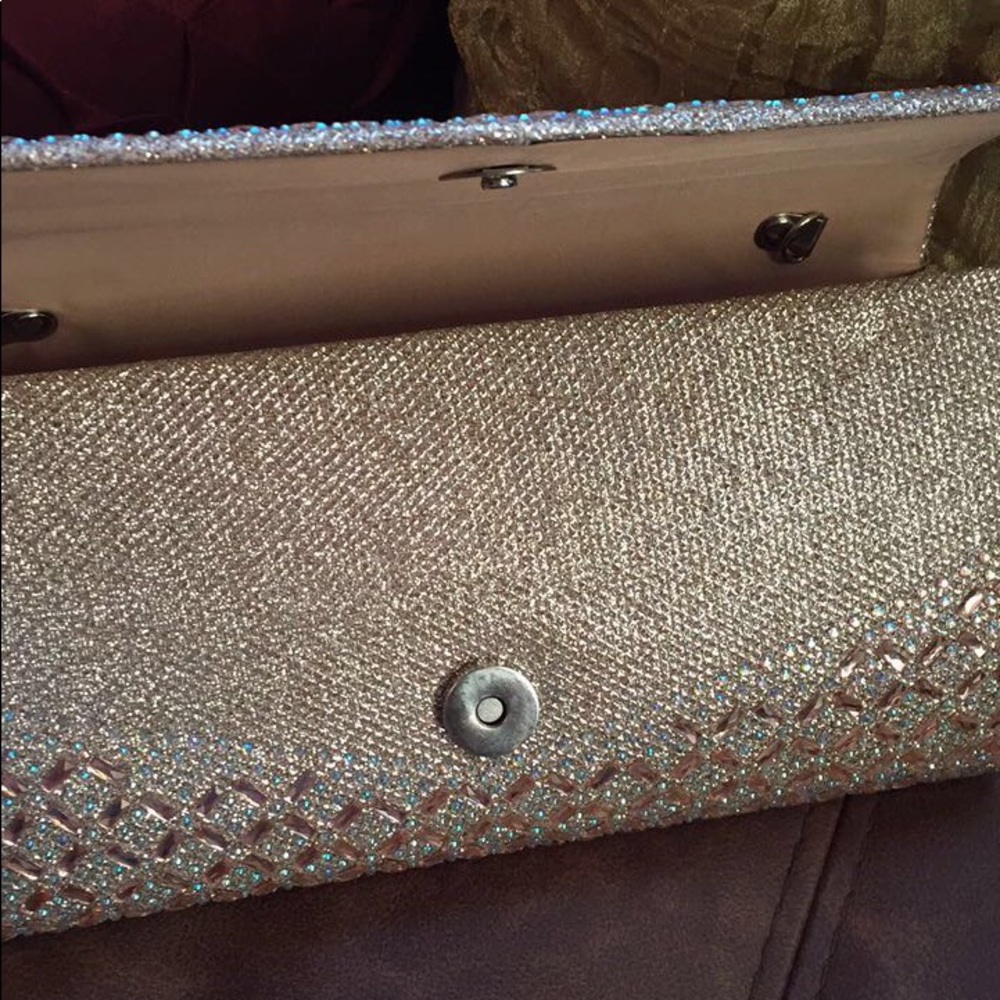 Clutch - Picture 2 of 3